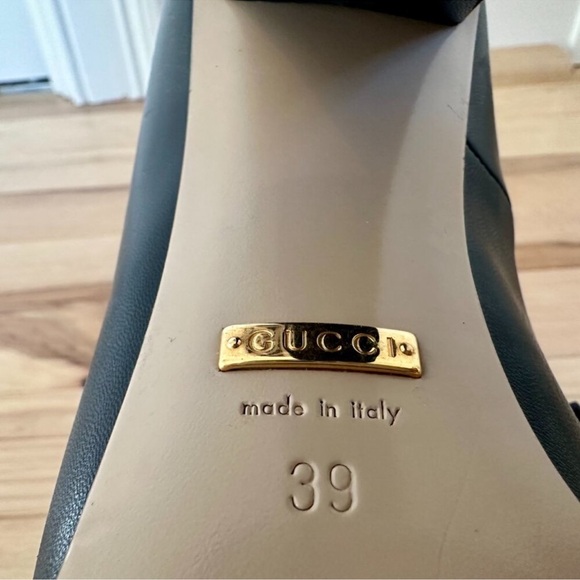 Gucci Black and Gold Women's Shoes - Picture 4 of 6